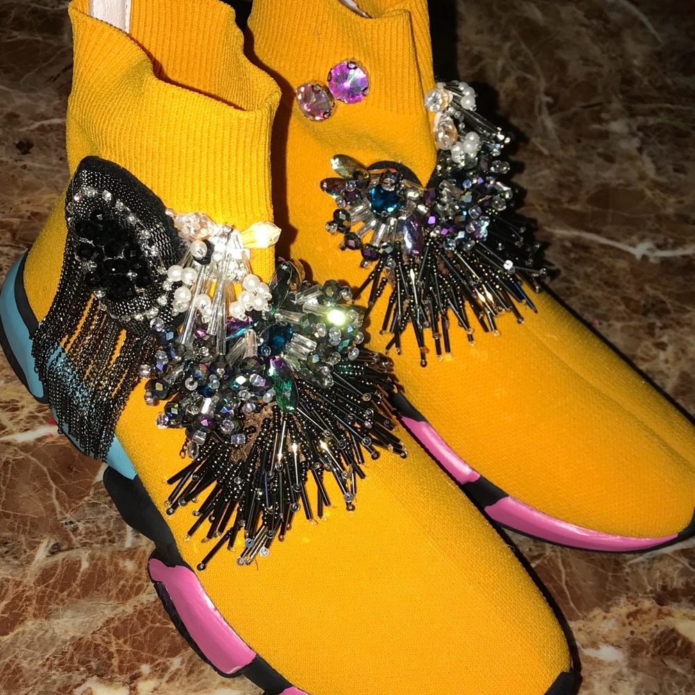 Sock shoes